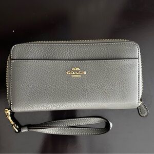 Coach Pebbled Gray Leather Wristlet
